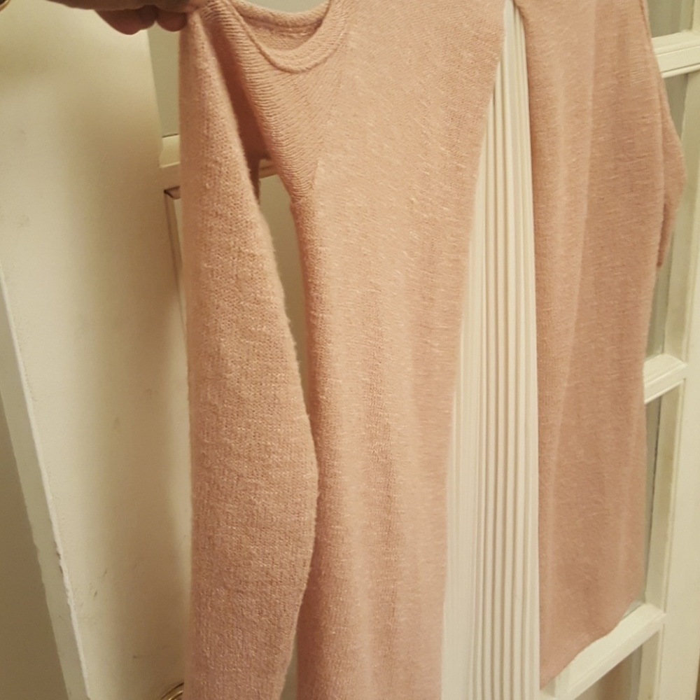 Cold-Shoulder Top - Picture 5 of 6